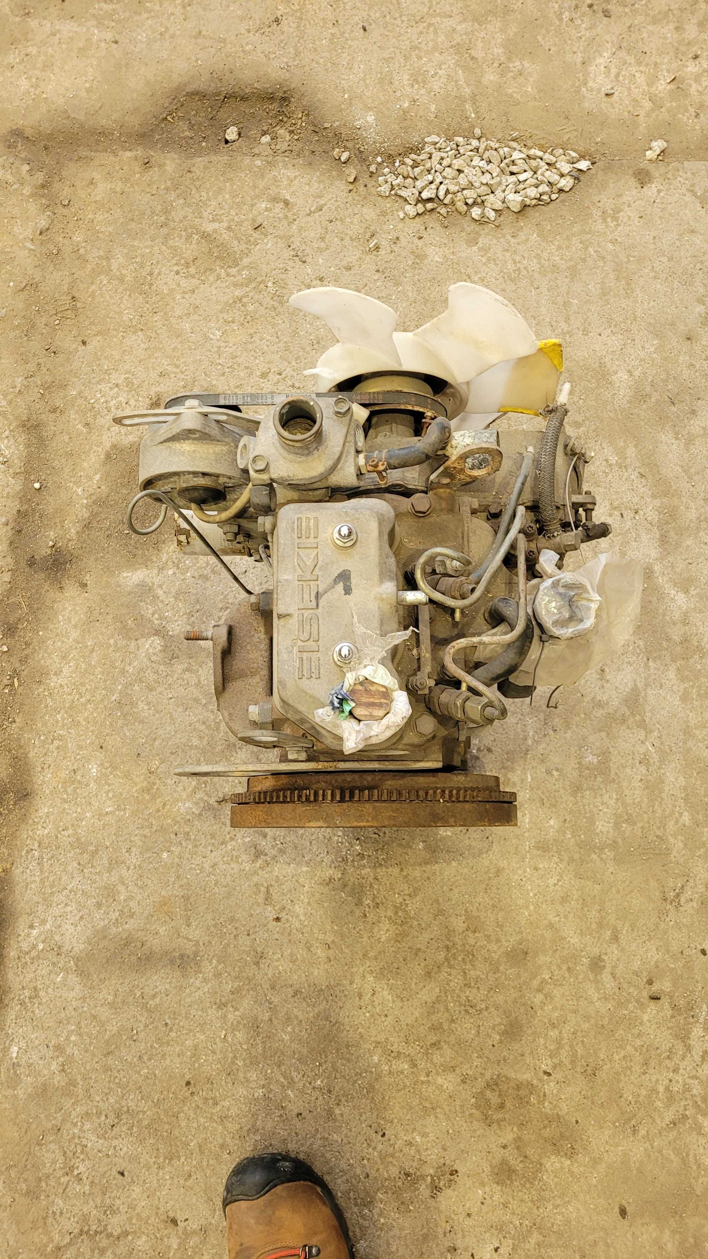 Silnik E249 Iseki Głowica pompa tryskowa wał tłok hydrauliczna