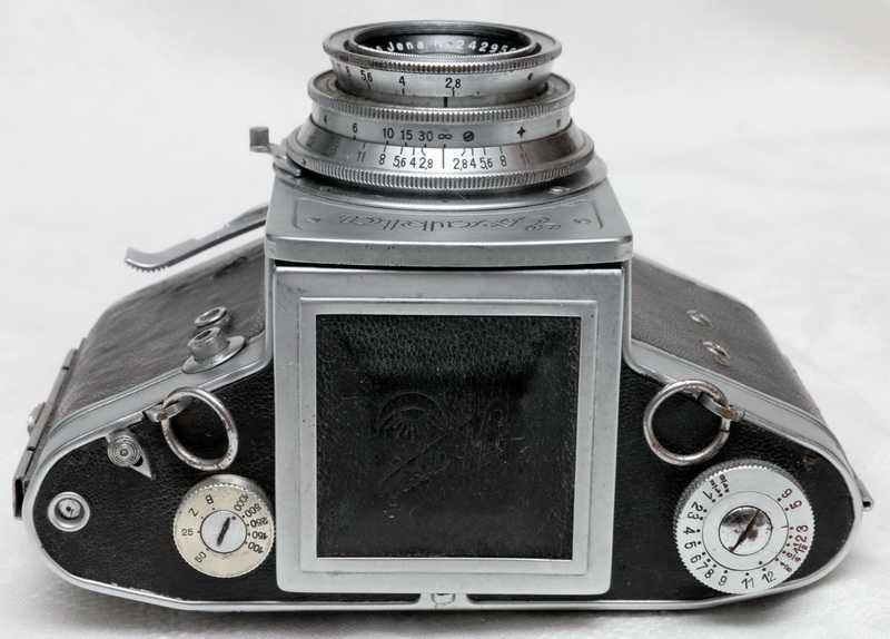 Коллекционный фотоаппарат Ihagee Exakta 66 pre-war model (до 1500 шт.)