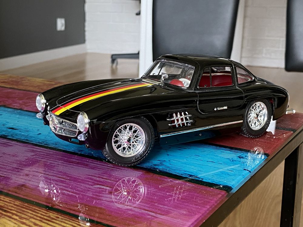 Mercedes 300 SL Gullwing 1:18 Bburago