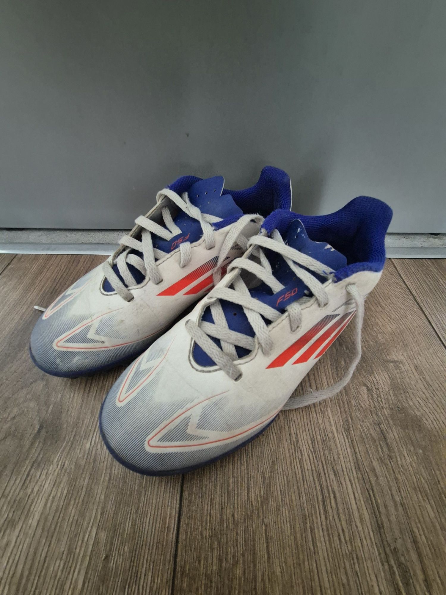 Buty do piłki Adidas r.33
