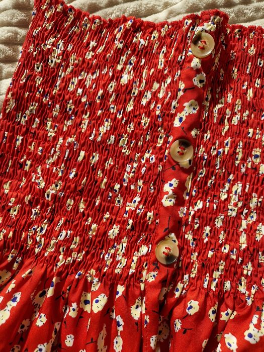 Bluzka top w kwiatki czerwona odkryte ramiona