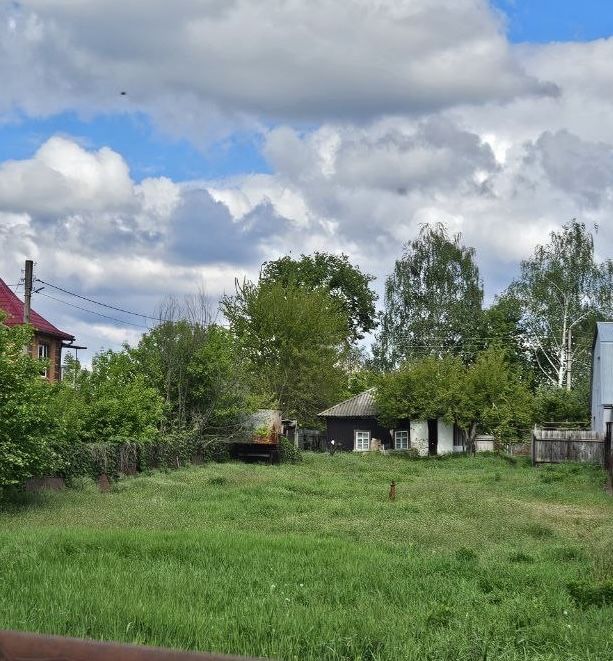 Продаж будинку та земельноі ділянку біля річки