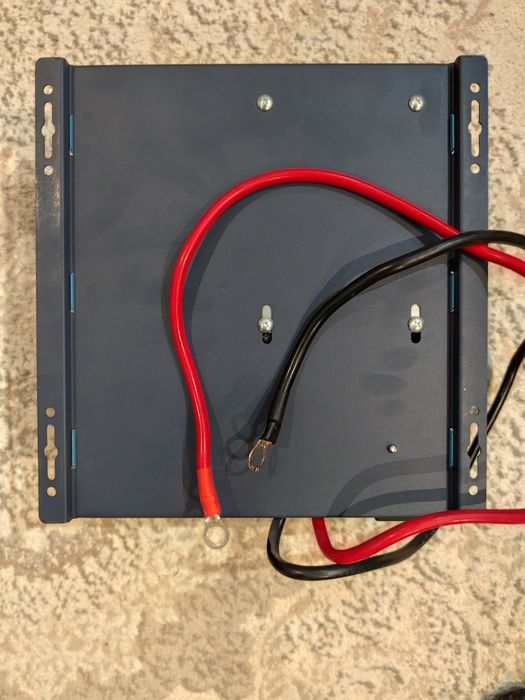 Гибридний  инвертор  Solar inverter 12v 1-3 Квт с аккумулятором.