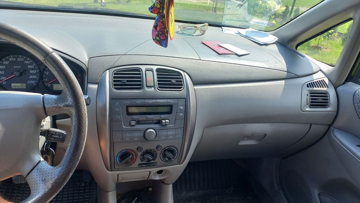 Sprzedam Mazdę Premacy 2001 r 1.8 LPG.