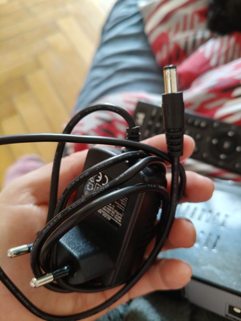 Dekoder (TUNER) DVBT2/HEVC GOSAT Z pilotem programowalnym