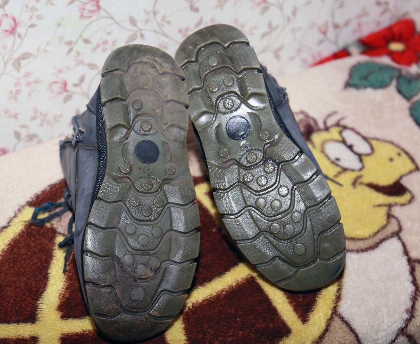 Кроссовки и Ботинки  на мальчика зимние теплые 39 размер