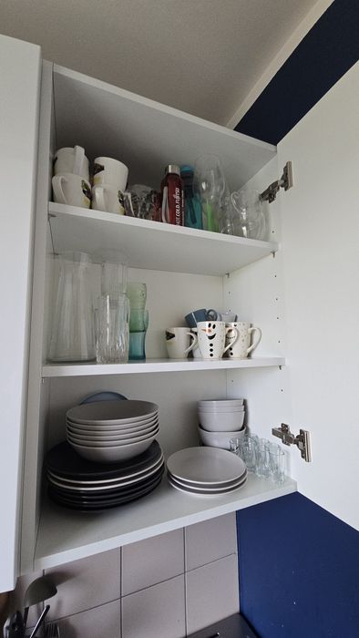 Szafki białe wiszące