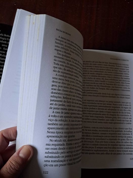 Socialmente Correto - Paula Bobone