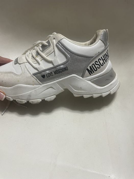 Calcado usado de senhora