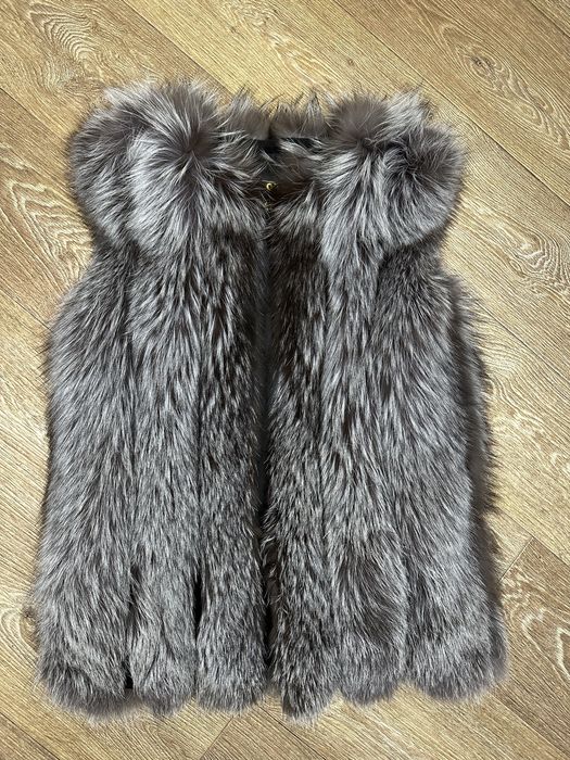 Жилет меховой чернобурка
