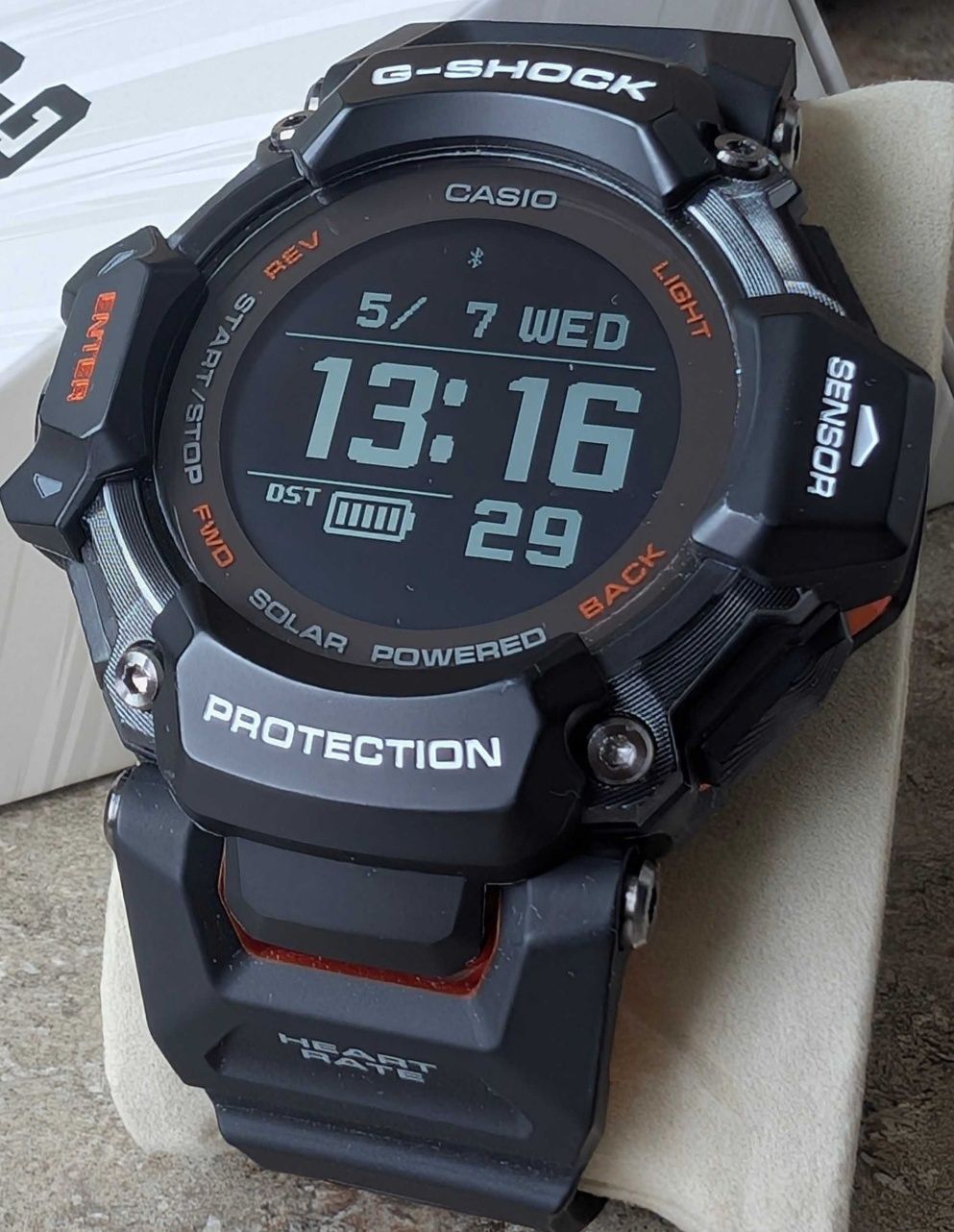 Casio G-Shock GBD H2000 1AER G-SQUAD Solar 6 Sensor