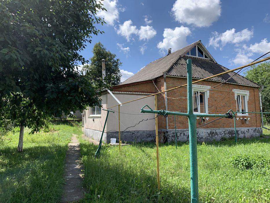 ТЕРМІНОВИЙ ПРОДАЖ добротного будинку зі всіма комунікаціями