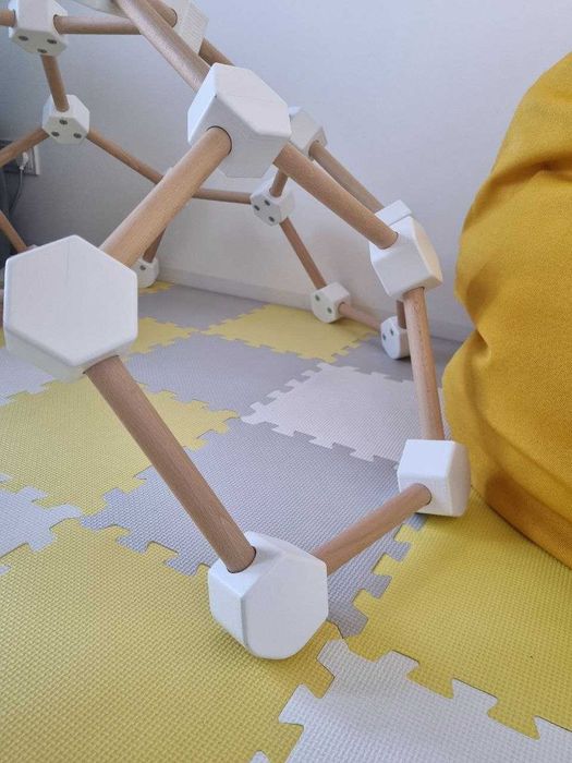 Дитячий дерев’яний тренажер “Павук” Монтессорі