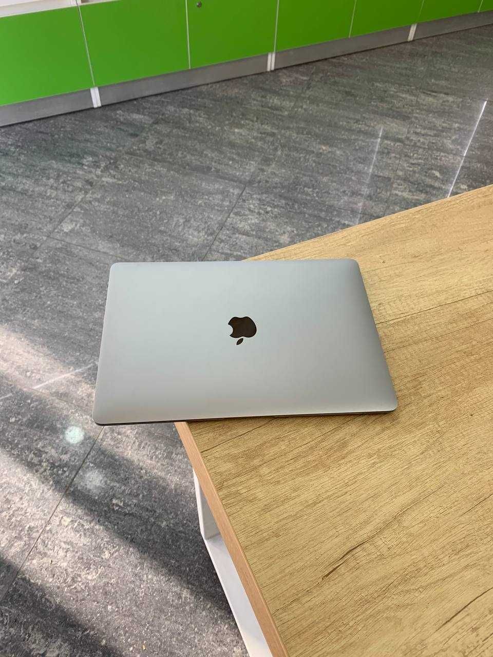 Ноутбук Apple MacBook Air 13 128GB Space Gray 2018 (i5/8/128)