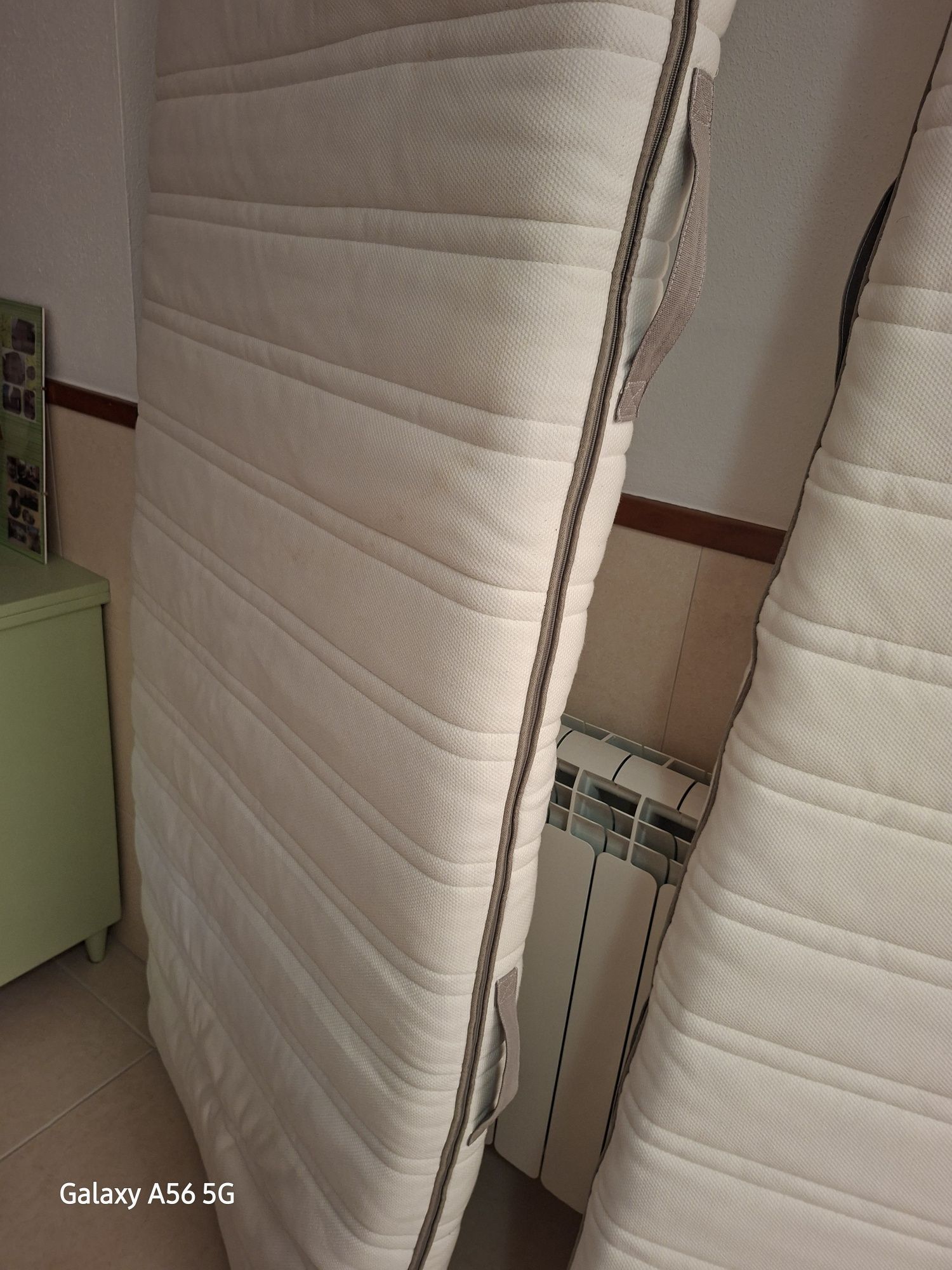 2 colchões de cama de solteiro