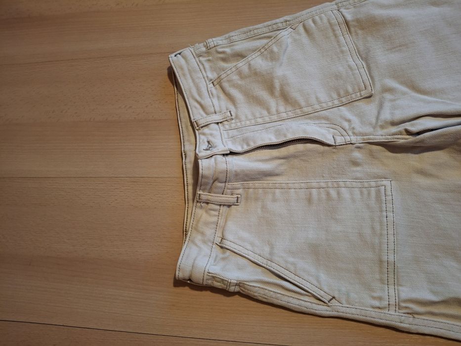 spodnie z szeroką nogawką i wysokim stanem