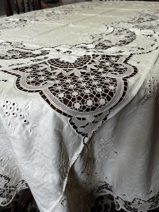 Toalha de mesa com 12 guardanapos