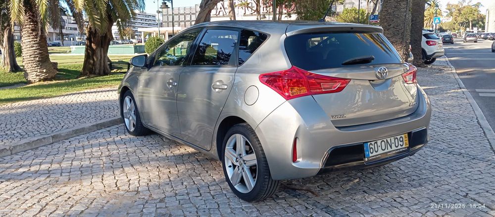 Toyota Auris 1.4 D4D com 139000 km