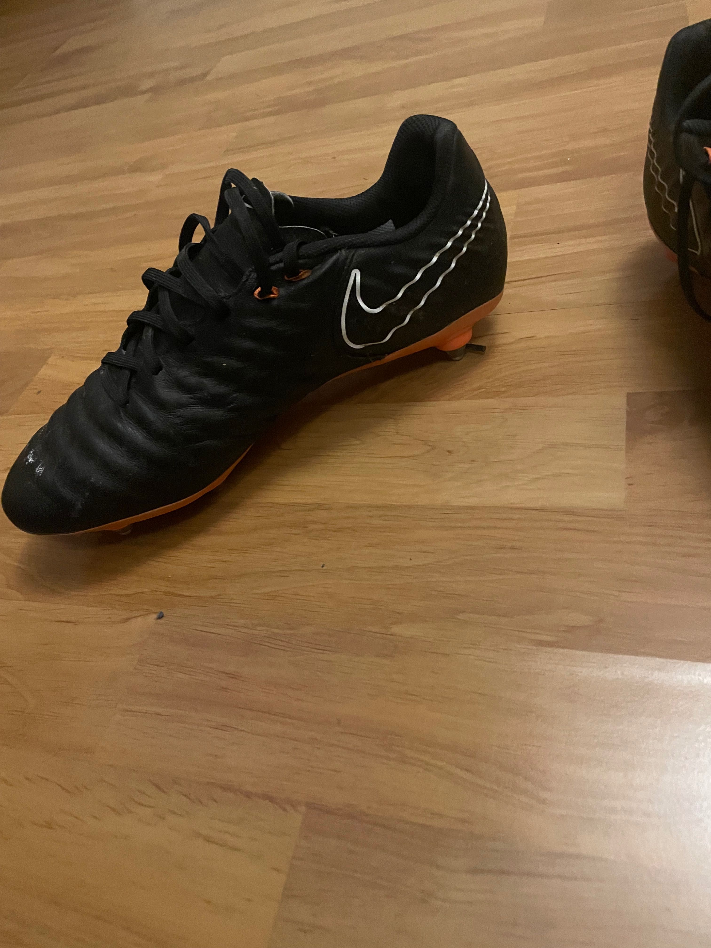 Nike tiempo rozmiar 42