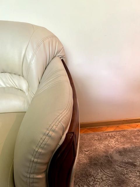 Kanapa Skórzana biała z funkcją spania