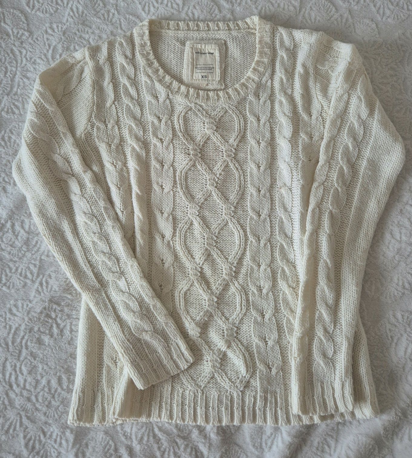 Diverse sweter kremowy z wełną, warkoczowy wzór
