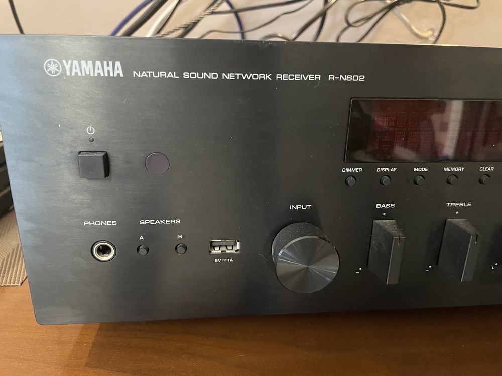 Amplituner Yamaha R-N 602