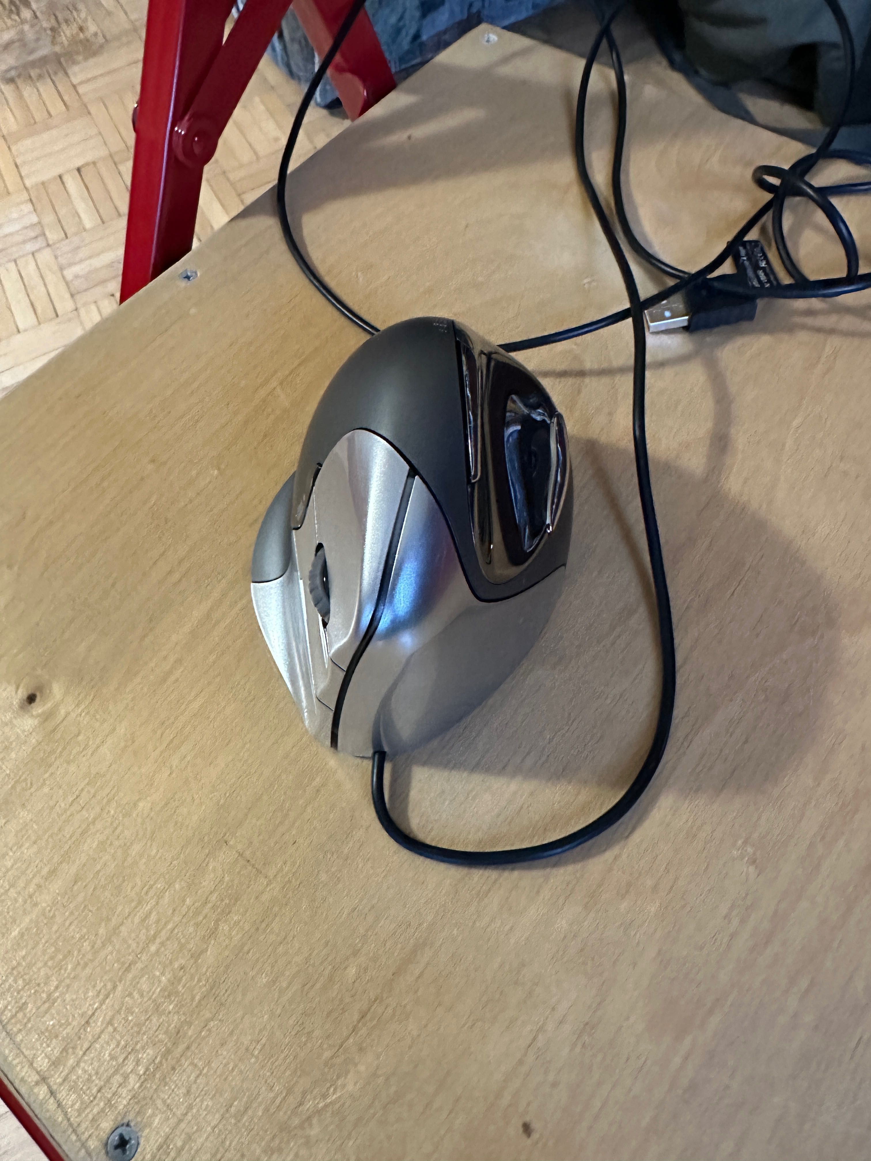 Myszka przewodowa Evoluent VerticalMouse 4, praworęczna