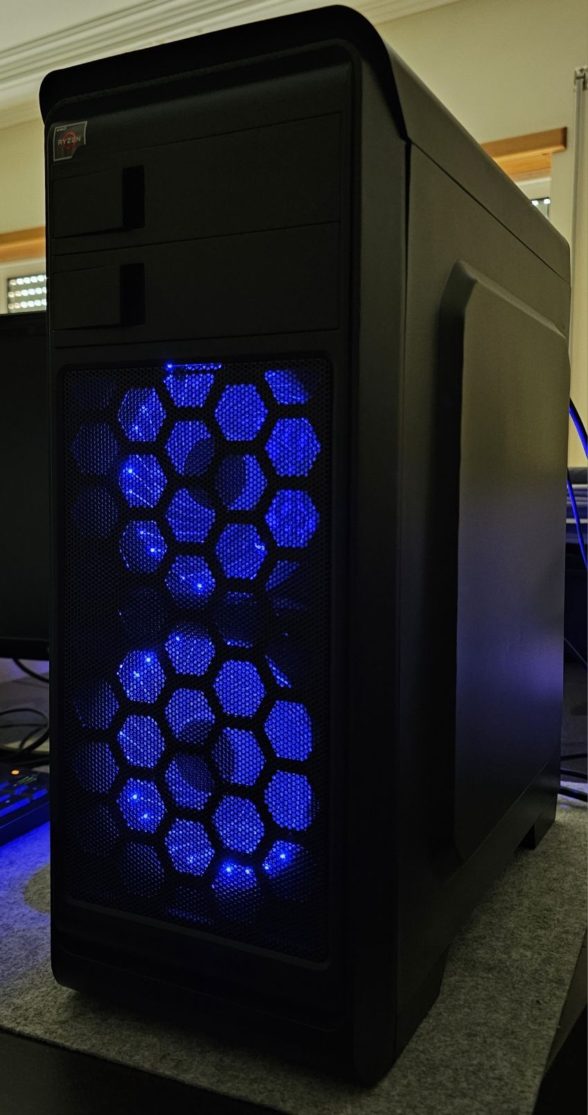 Pc Amd r7 3700x , 32gb ram ddr4 e Asus Nvidia 1060 6Gb