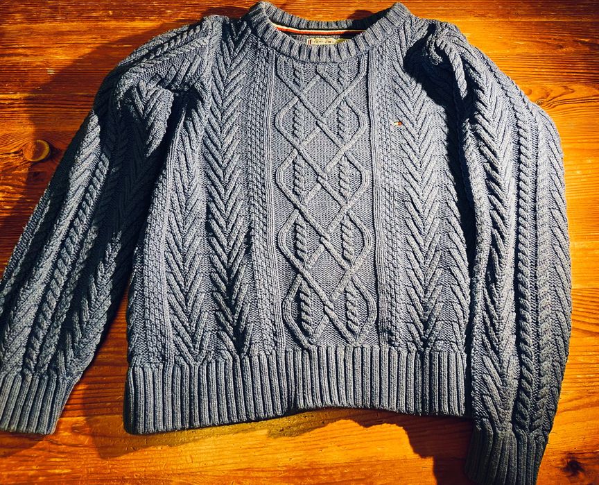 Śliczny sweter Hilfiger