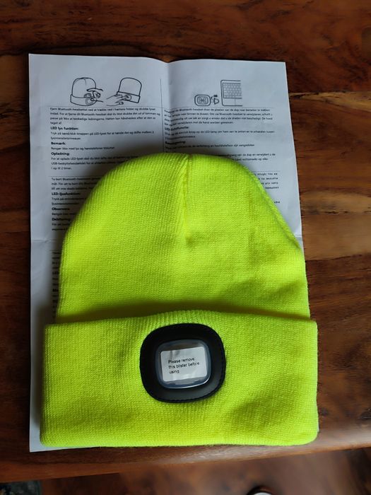 Zimowa czapka z oświetleniem LED