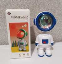 Детский светильник - проектор Астронавт SUNSET LAMP