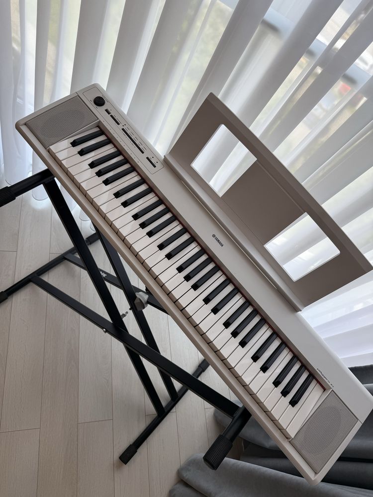Цифрове піаніно Yamaha NP-12 White