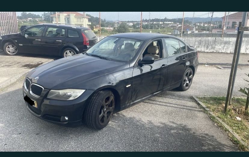 Vendo carro bem estimado