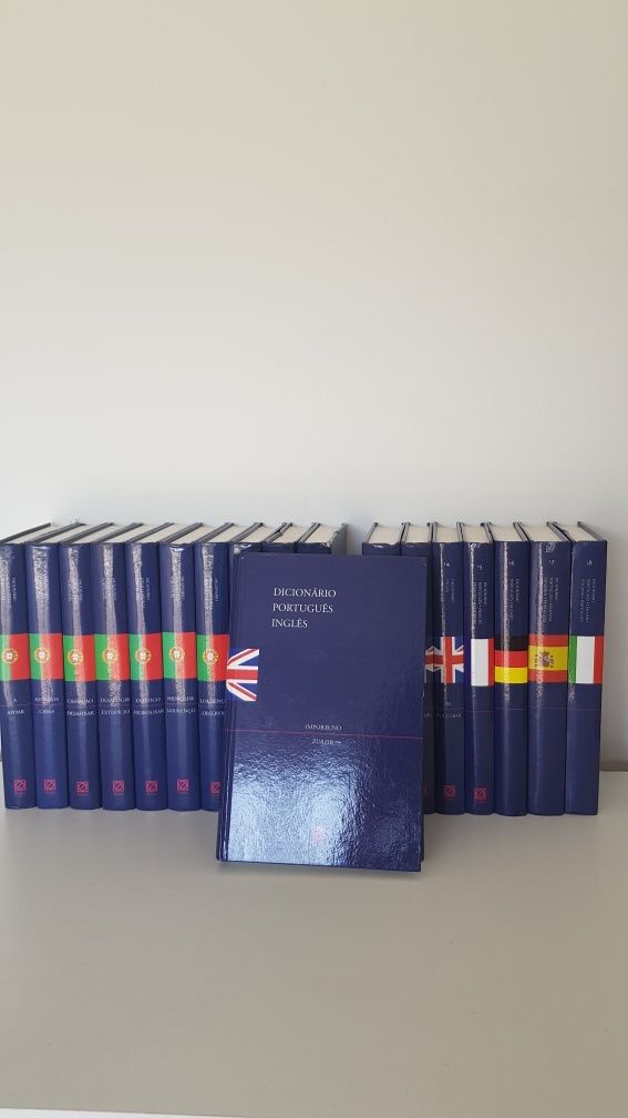 Grande coleção dicionários enciclopédicos - 18 volumes