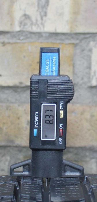 Зимові шини, зимова резина 225/55/R18 Dunlop Graspic DS 3