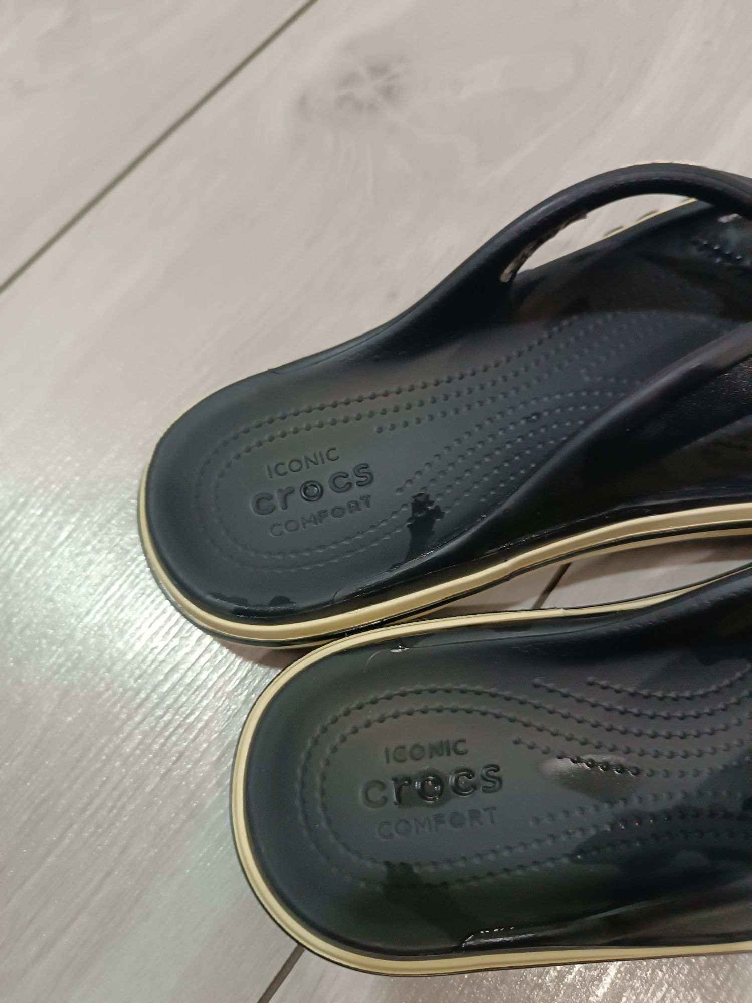 В'єтнамки  Crocs