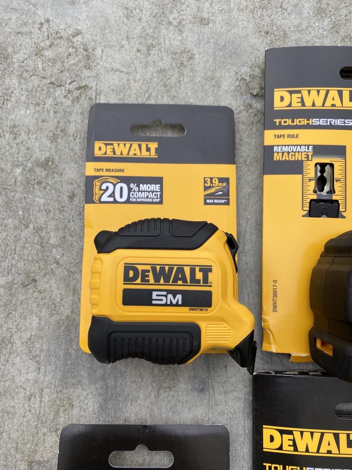 Dewalt рулетка 3/5/8/30м.