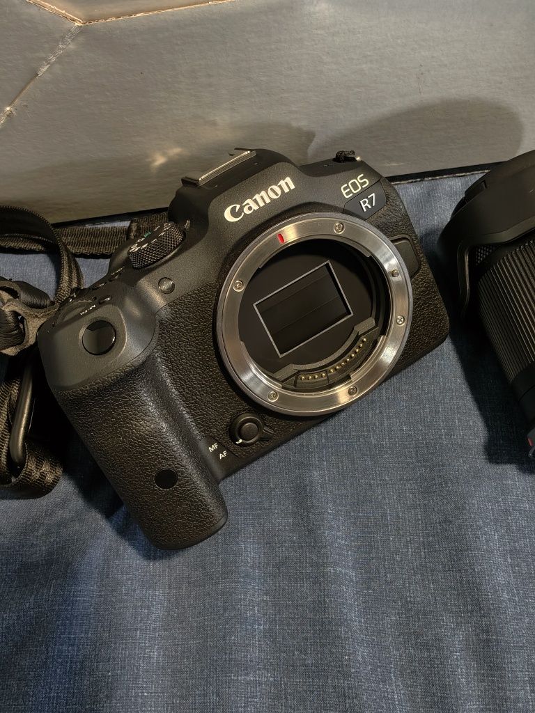 Canon R7 kit lente
