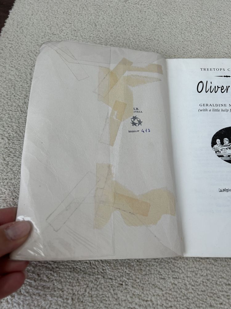 Oliver twist / charles dickens