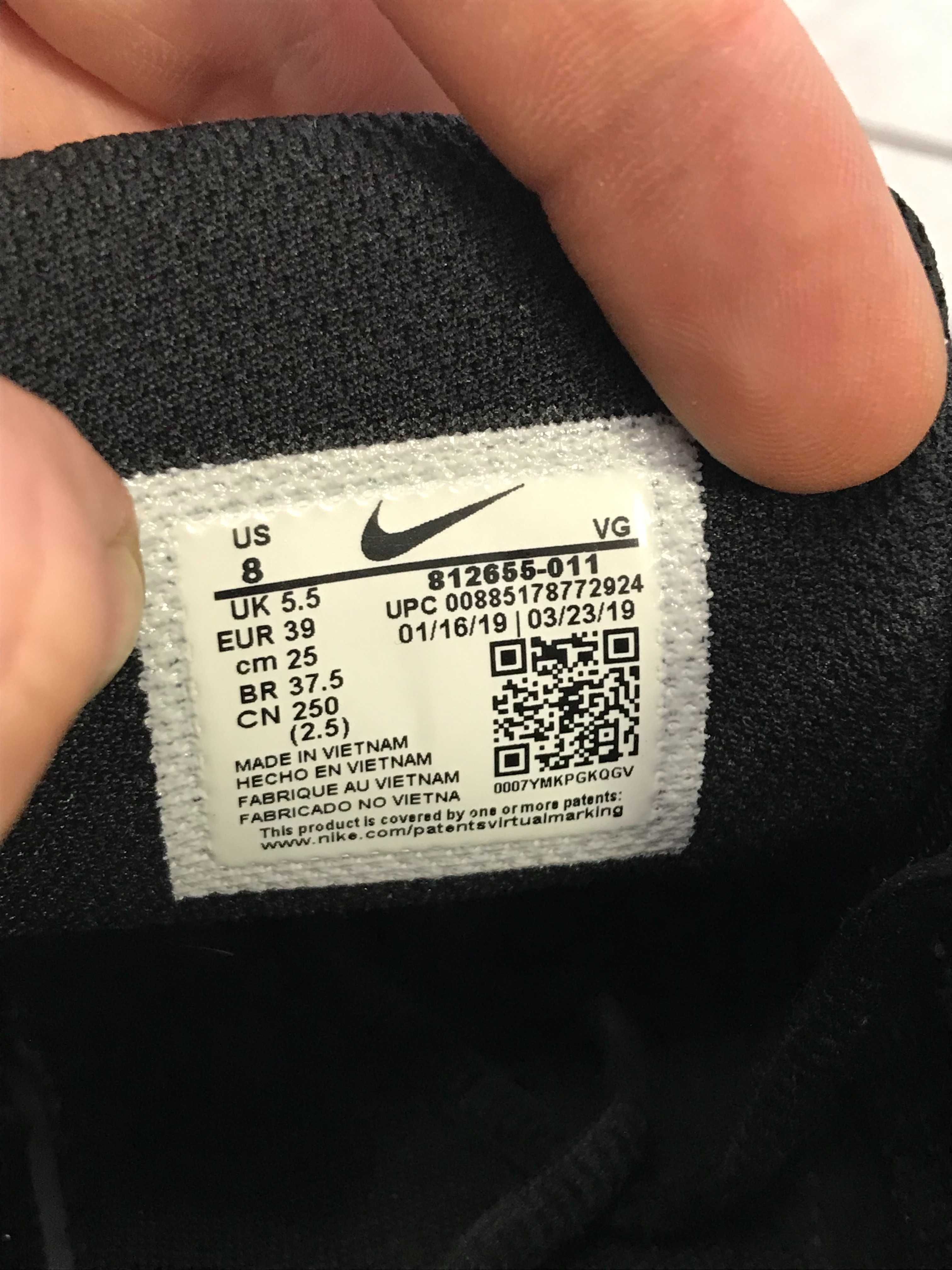 Buty Nike Tanjun rozm. 39