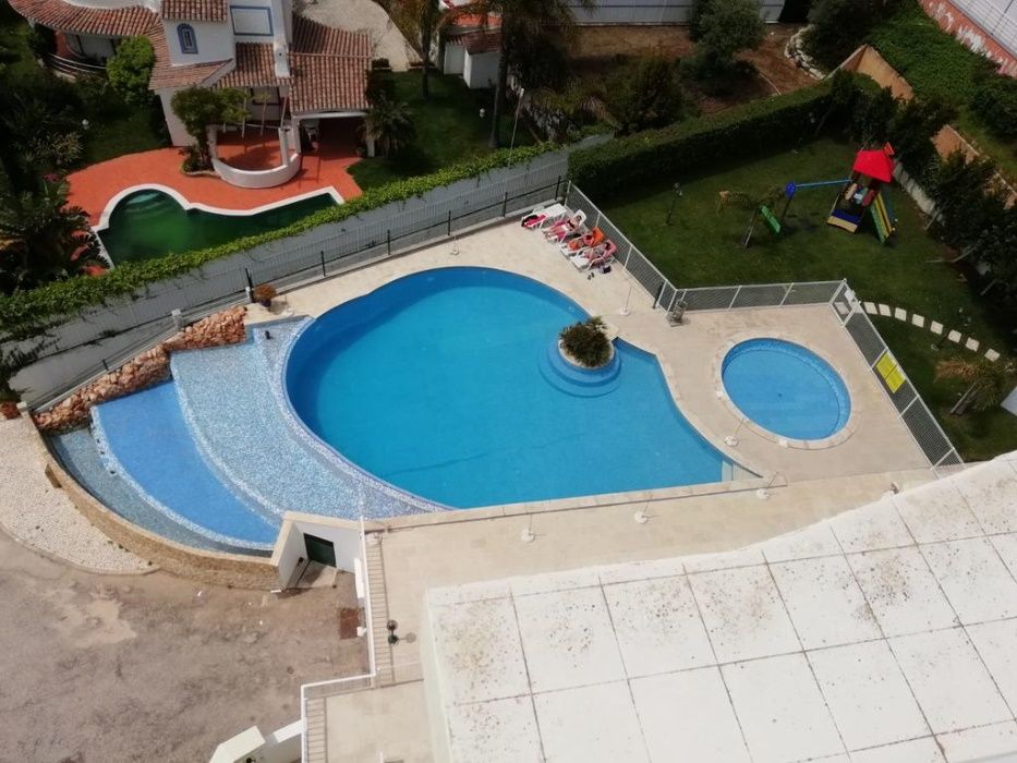 T1 C/Piscina a 100 metros da praia