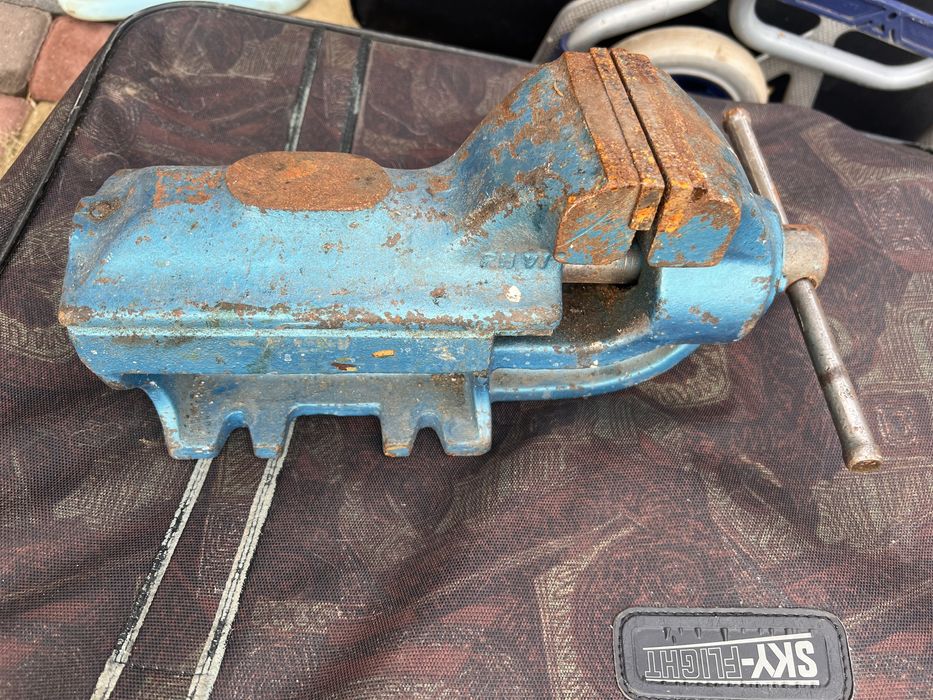 Продам хороші лещата