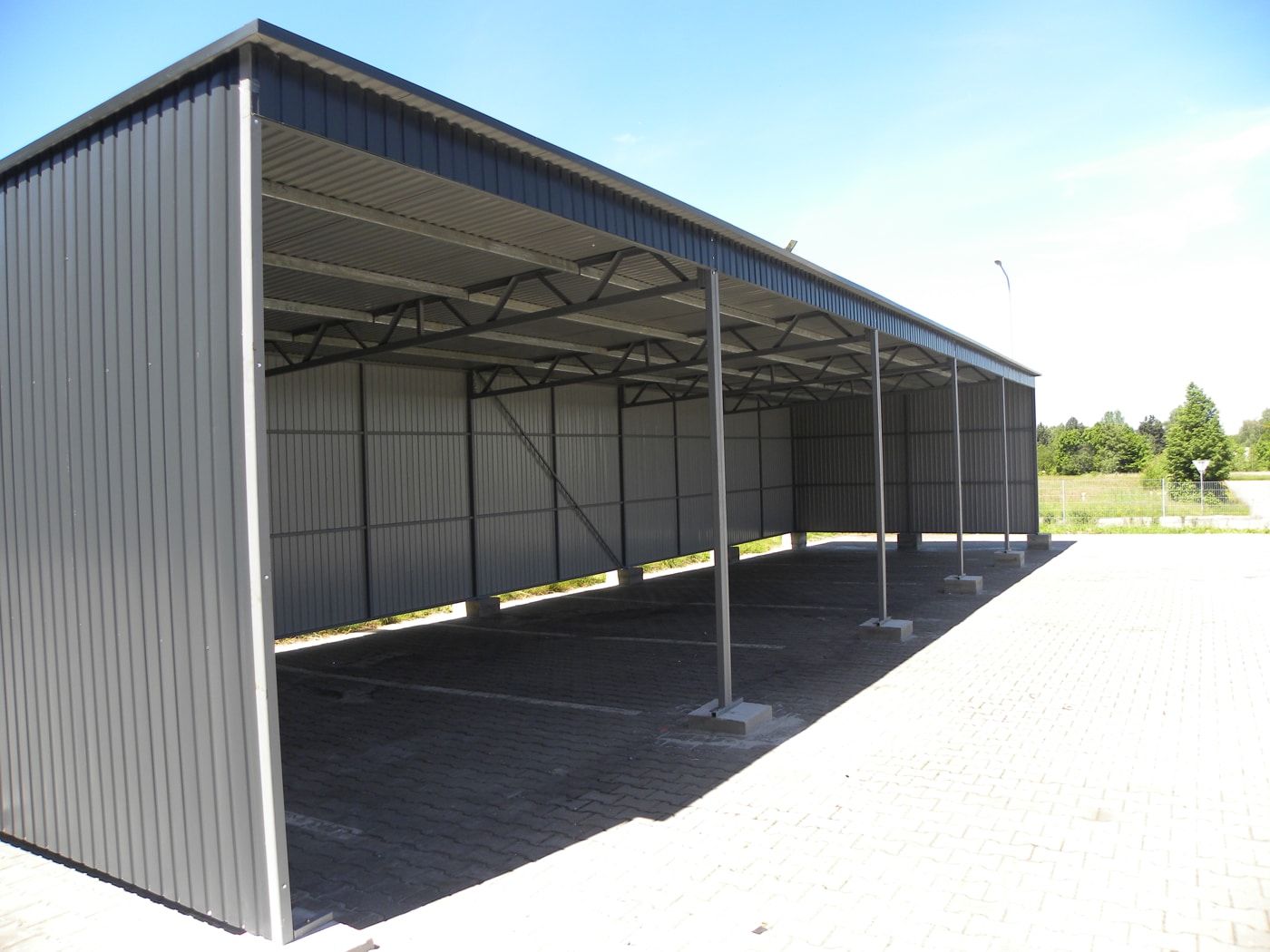 WIATA GARAŻOWA blacha trapezowa 15x6m H3,5m  RAL7016 HALA MAGAZYNOWA