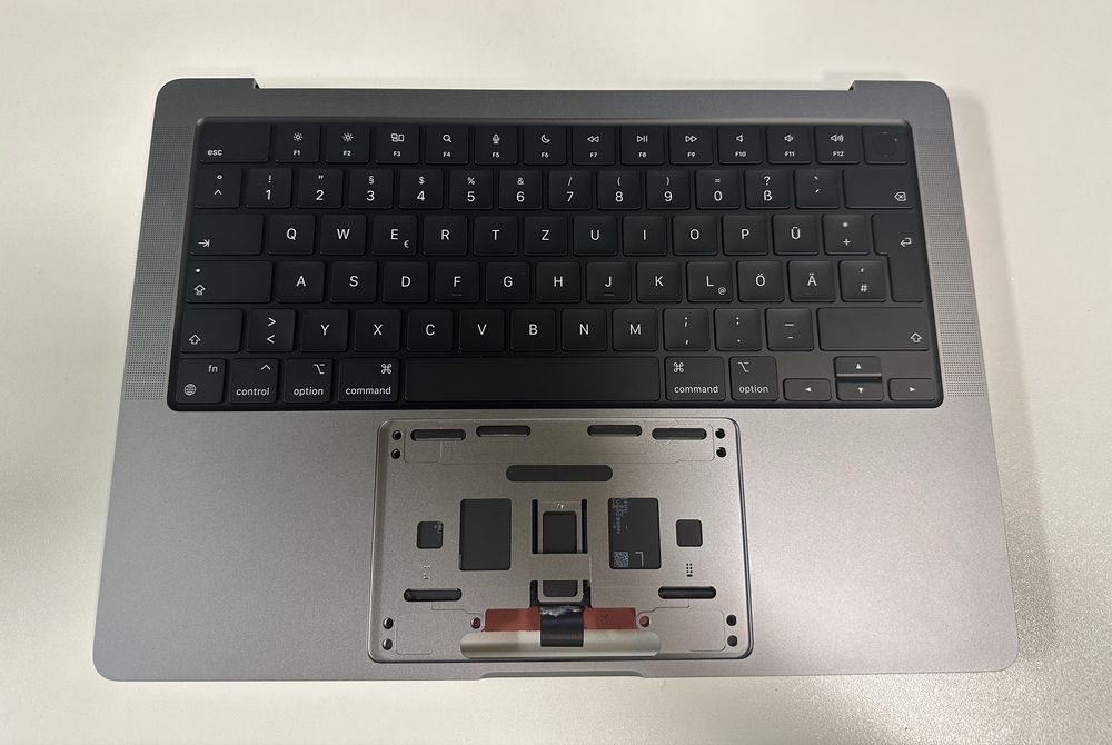 Топкейс MacBook Pro 14” A2779 New оригінал