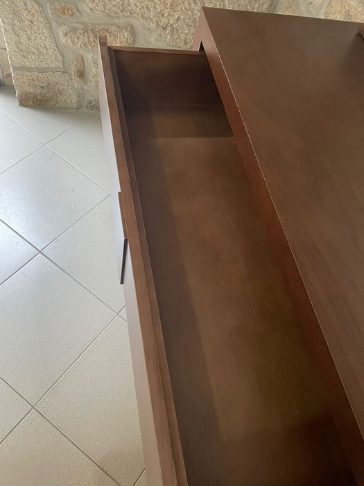 Cómoda em castanho + espelho