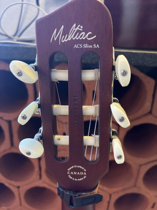 Guitarra Godin Multiac Nylon Slim Neck