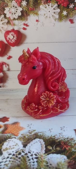 Свічка Конячка - символ 2026 року