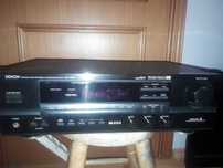 Amplituner Denon AVR-700RD