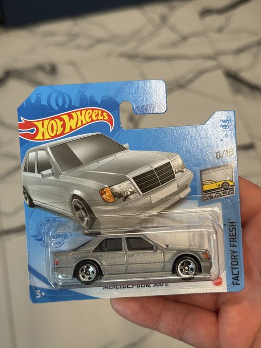 Hot Wheels Mercedes 500 E srebrny unikat 2021 AMG 500E ideał E500 W124