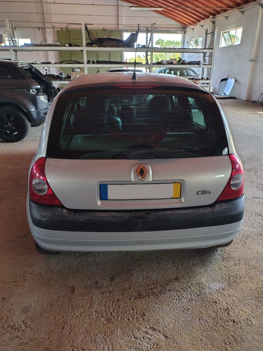 Renault clio 1.2 8v ano 2002 para peças todo o material disponível